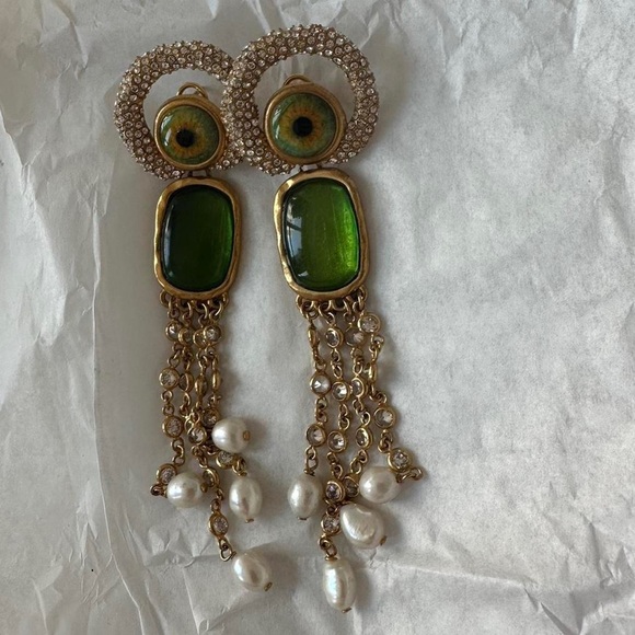 Schiaparelli green eye pearl drop earrings - Picture 3 of 9